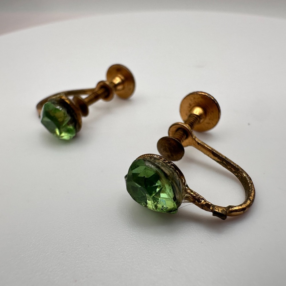 Vintage 80s Green Rhinestone Screw Back Earrings Gold Tone Women's Jewelry
